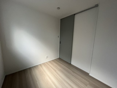 【洋室】 | 山の街　新築戸建 | 洋室約3.8帖