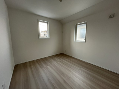 【洋室】 | 山の街　新築戸建 | 洋室約5.3帖