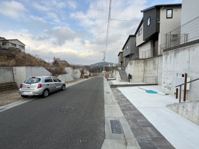 【前面道路含む現地写真】 | 山の街　新築戸建 | 「山の街」駅徒歩5分　マリンホーム施工のお家です。