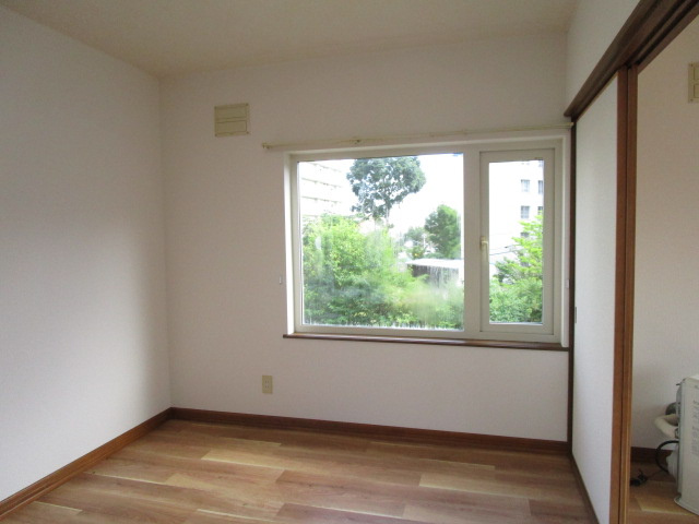 岡本マンションの洋室