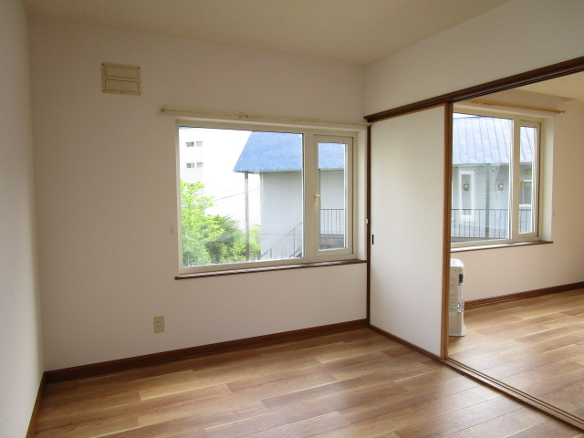 岡本マンションの洋室