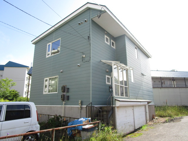 岡本マンションの外観