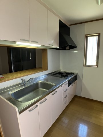 美浜町新栄２丁目戸建てのキッチン