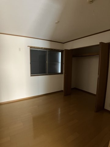 美浜町新栄２丁目戸建ての洋室