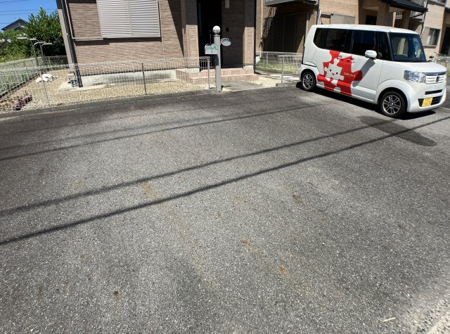 美浜町新栄２丁目戸建ての駐車場