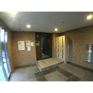 CIビルのロビー