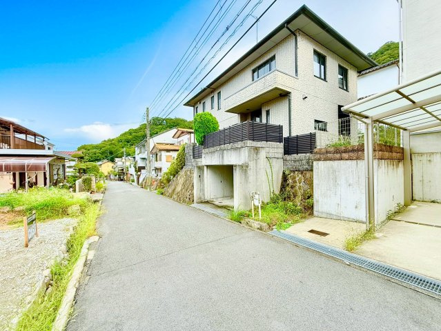 生瀬高台の前面道路含む現地写真|前面道路