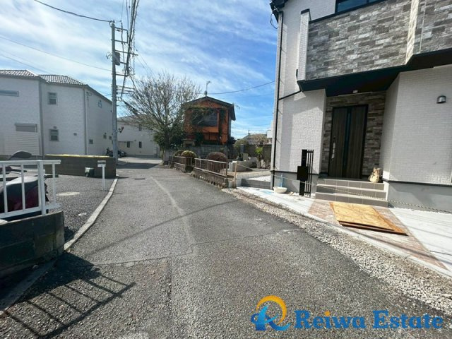新築戸建　茅ヶ崎市代官町の前面道路含む現地写真