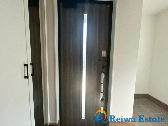 新築戸建　茅ヶ崎市代官町の玄関