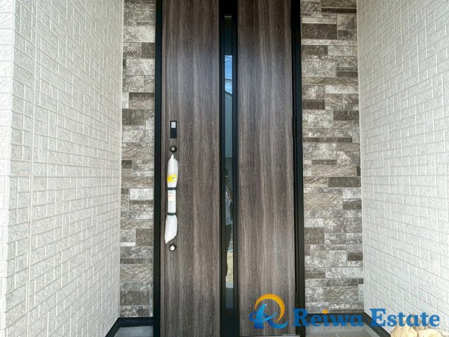 新築戸建　茅ヶ崎市代官町の玄関