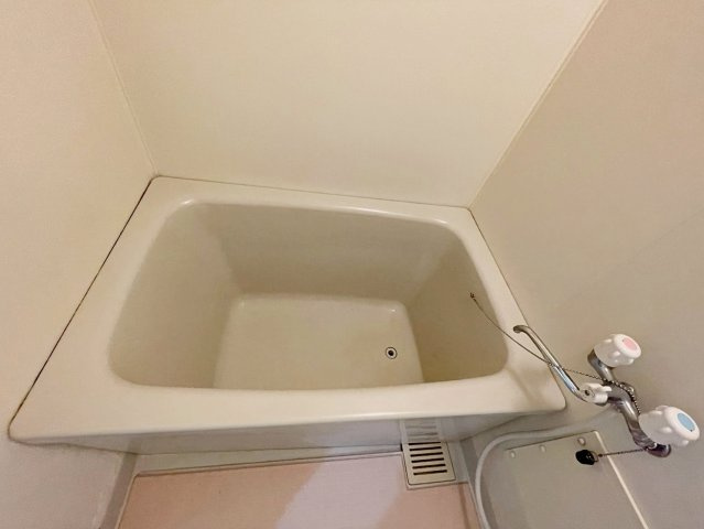 メゾンマリーゴールドの浴室|きれいなお風呂です