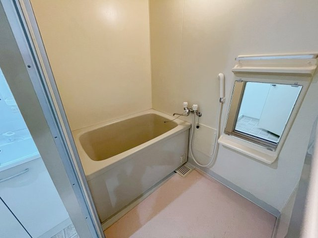 メゾンマリーゴールドの浴室|日々の疲れを癒すお風呂付です