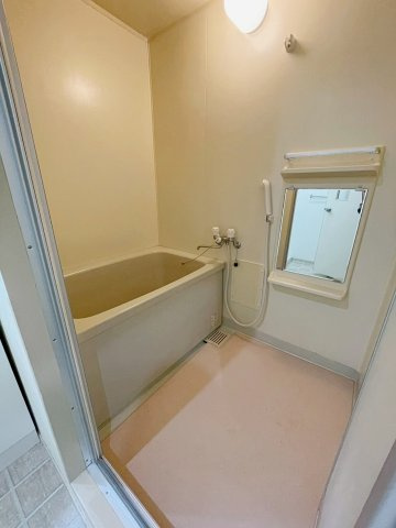 メゾンマリーゴールドの浴室|コンパクトで使いやすいお風呂です