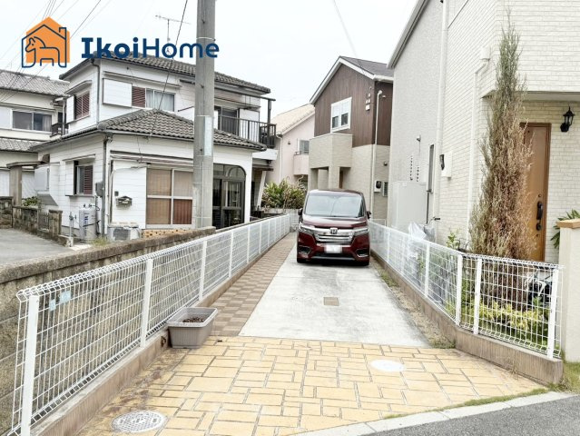 明石市魚住町住吉4丁目　中古戸建の駐車場|●年中無休：見学時間9:00～20:00・当日予約可●駐車場は縦列2台になります。