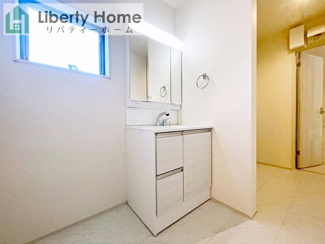 第1下妻市鎌庭　新築戸建　2号棟の独立洗面台