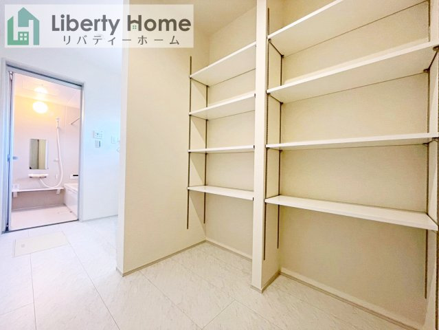 第1下妻市鎌庭　新築戸建　2号棟の収納