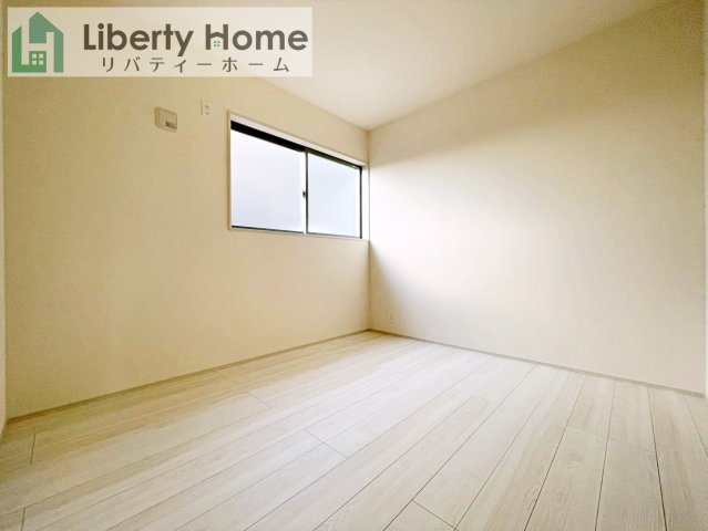 第1下妻市鎌庭　新築戸建　2号棟の前面道路含む現地写真