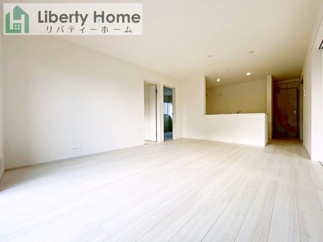 第1下妻市鎌庭　新築戸建　2号棟の居間・リビング