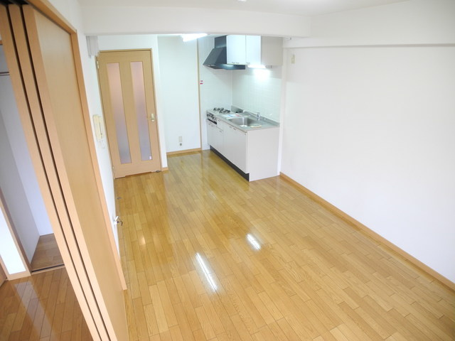 ヨシカワマンション高城の居間・リビング|※室内画像は別号室のもの