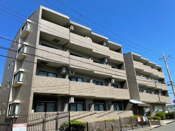 ルナ学園の外観