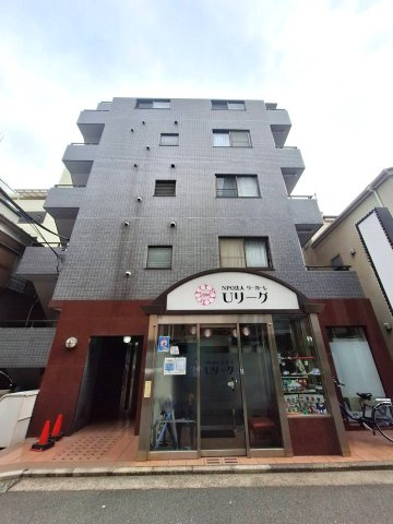 シャルマン横浜のエントランス