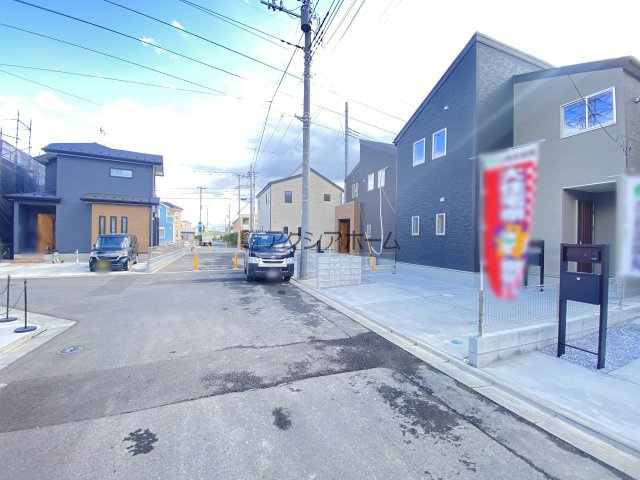 飯能市双柳・全11棟　新築一戸建　3号棟　の前面道路含む現地写真