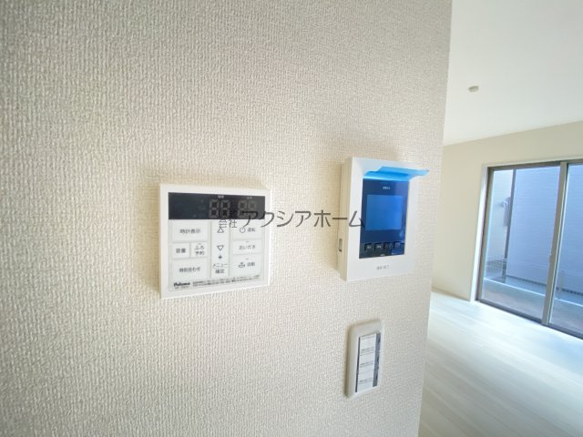 飯能市双柳・全11棟　新築一戸建　3号棟　の設備|TVモニター付インターホン・給湯器スイッチパネル