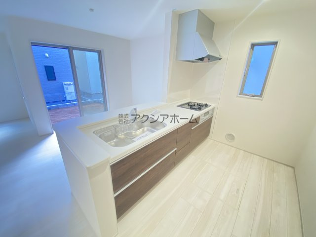 飯能市双柳・全11棟　新築一戸建　3号棟　のキッチン|リビングが見渡せる対面式キッチン