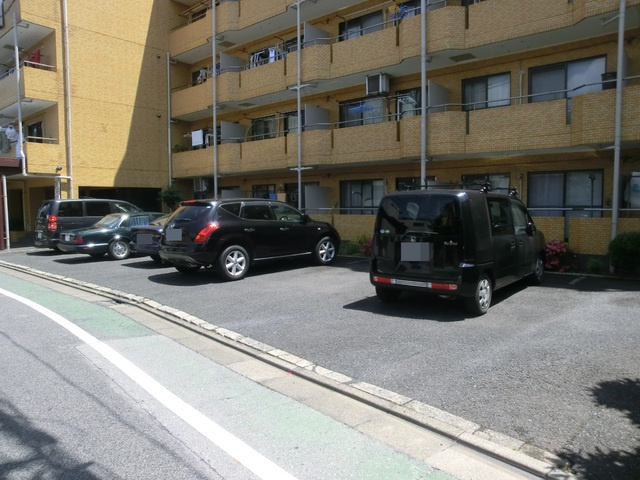 柴又ＳＴマンションの駐車場|敷地内駐車場。