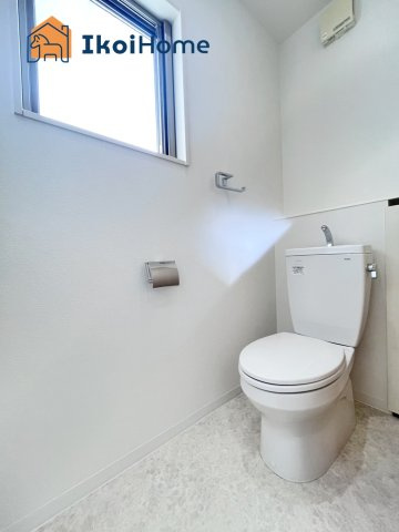 神戸市西区玉津町今津　中古戸建のトイレ|【ホームページに現地動画掲載中】●年中無休：当日予約可●1階・2階ウォッシュレット付のお手洗い。		