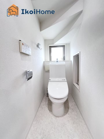 神戸市西区玉津町今津　中古戸建のトイレ|【ホームページに現地動画掲載中】●年中無休：当日予約可●トイレが2か所あるので夜中も楽ちん。			