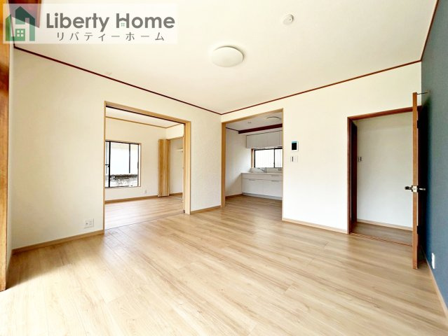 那珂市平野　中古戸建の居間・リビング