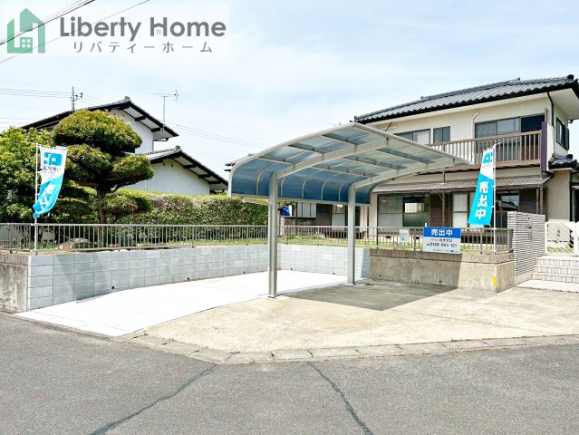 那珂市平野　中古戸建の駐車場