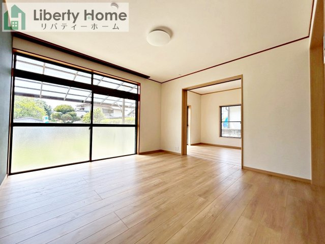 那珂市平野　中古戸建の居間・リビング