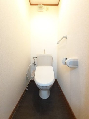 【トイレ】 | セリエトールＡ　2LDKH | 清潔感のあるトイレです