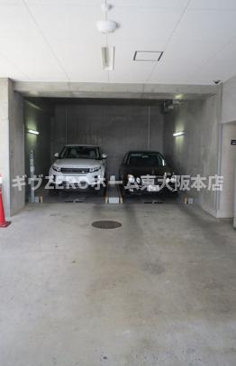 ルクレ堺筋本町レジデンスの駐車場