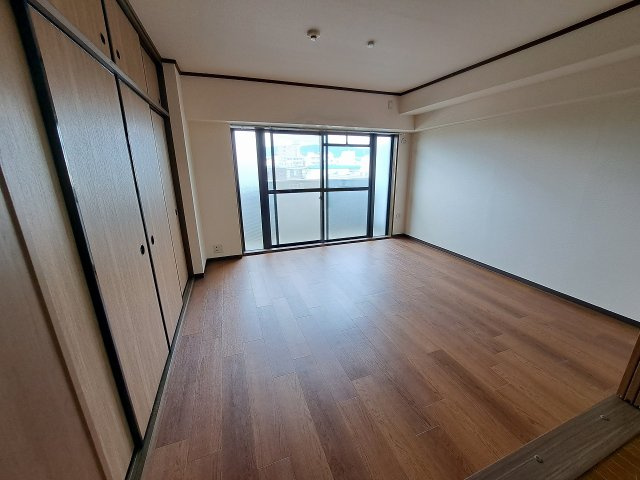 HACHIBUSE鳴尾の洋室
