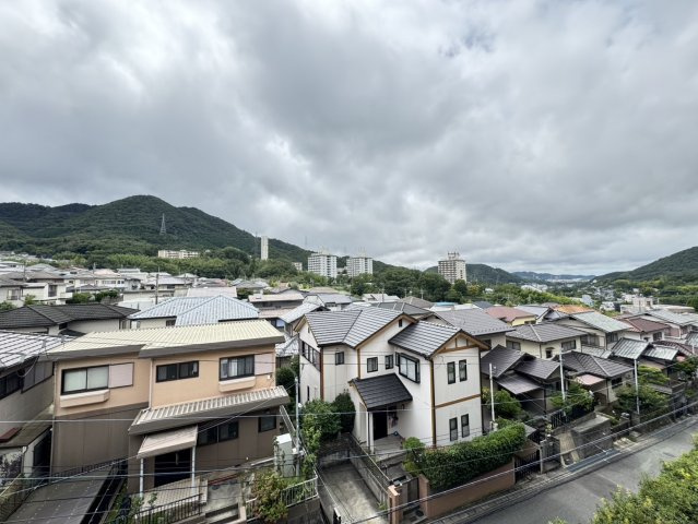 シャルマンコーポ神戸花山の展望|南面眺望
遮るものがなく視界が開けて空が広く感じます。