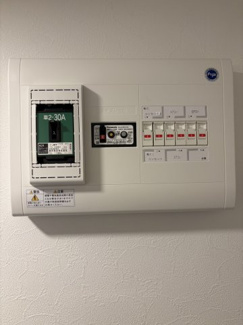【発電・温水設備】 | 市沢団地４号棟　２階 | ブレーカーです。