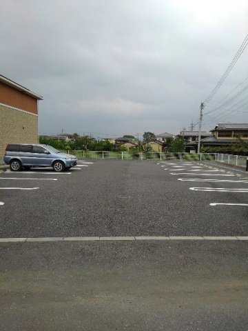 ユニゾンガーデンⅢの駐車場