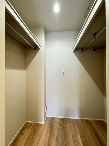  ルミエール　ドゥ―スの収納|広くて奥行きのあるWIC♪