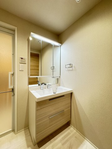  ルミエール　ドゥ―スの洗面所|女子力向上にはシャンプードレッサーはマストアイテム♪