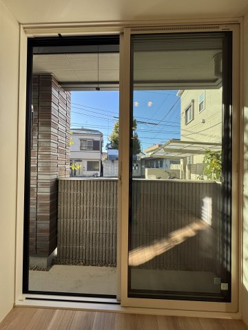  ルミエール　ドゥ―スの展望|LDKからバルコニー側の写真です！