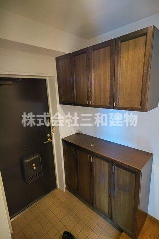 三高・カーサ・アルメディアの玄関