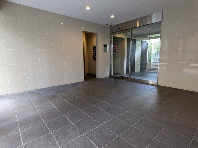 プレストマーロ両国のエントランス