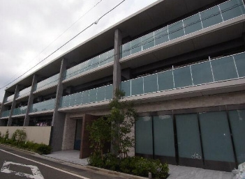 【外観】 | アプリカーレ練馬 | 鉄筋コンクリート造のがっちりとした建物。