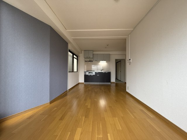 メゾン桜塚の居間・リビング