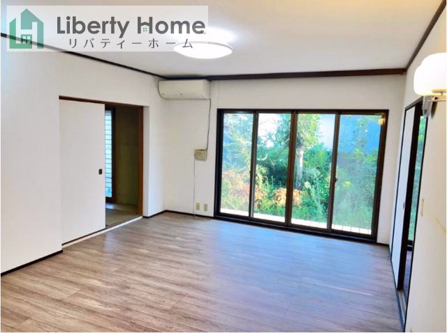 ひたちなか市高野　中古戸建の居間・リビング