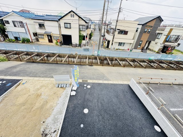 松戸市西馬橋５丁目新築戸建【旭町小学校：7分】の展望|バルコニーより道路側眺望・南道路で日当たり良好♪