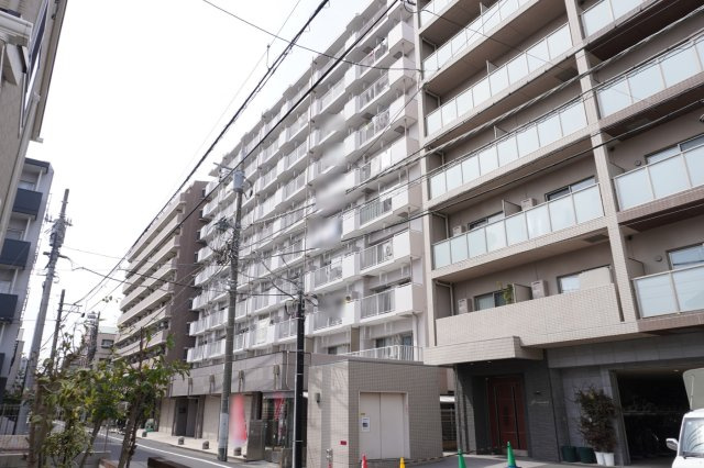 朝日プラザ越谷の外観